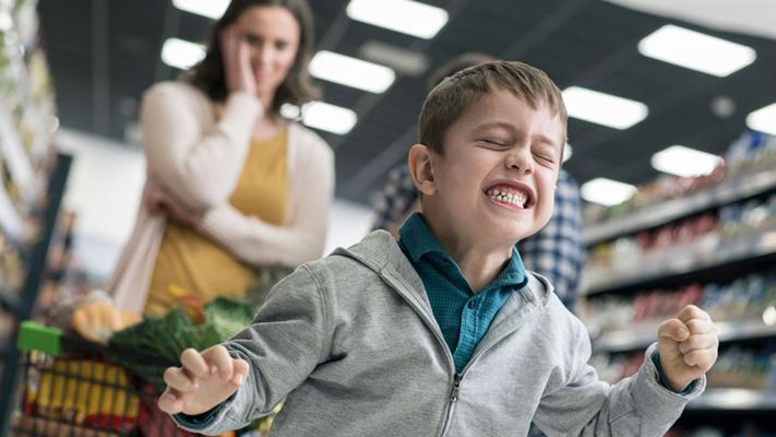 با فرزند پرتوقع خود چگونه رفتار کنیم ؟