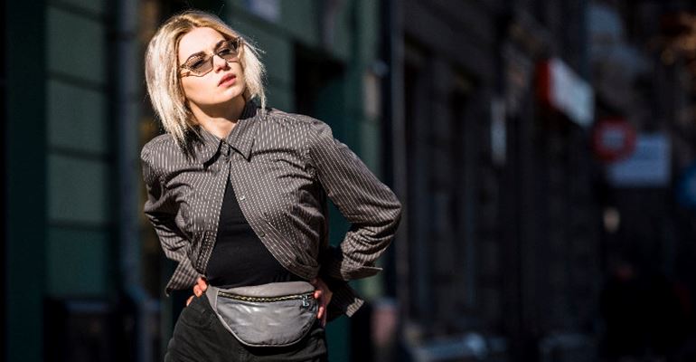 راهنمای انتخاب و خرید کیف کمری خوب و کاربردی