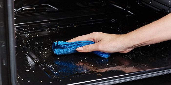 چگونگی شستن سینی فر بدون دردسر