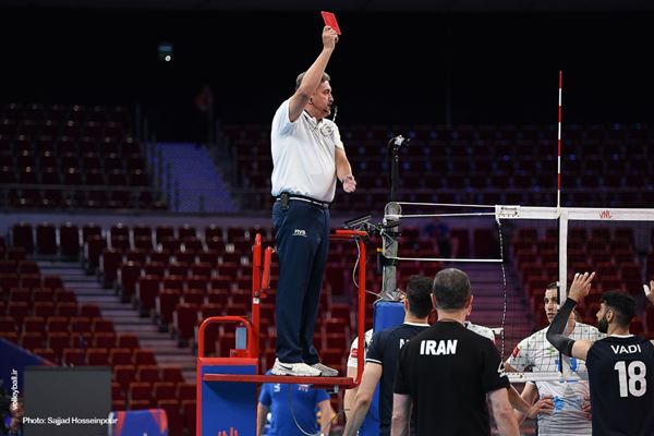 توضیحات در مورد کارت زرد و کارت قرمز در والیبال