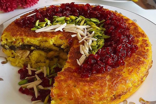 طرز تهیه ته چین آلو و اسفناج با مرغ