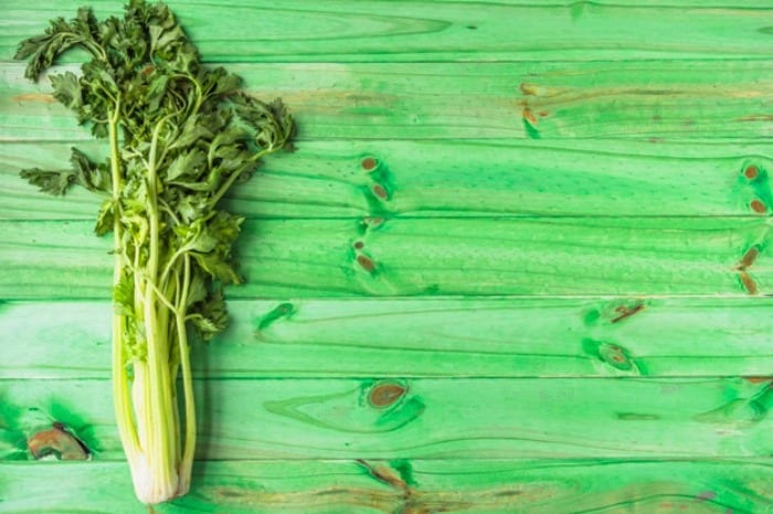 معایب آب کرفس