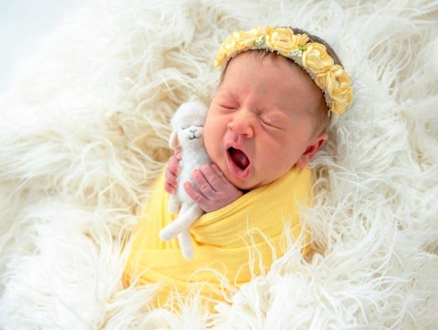 قنداق کردن نوزاد