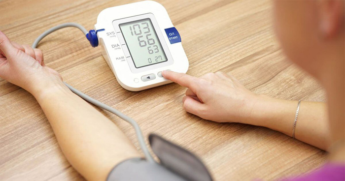 اندازه گیری فشار خون با فشارسنج دیجیتالی
