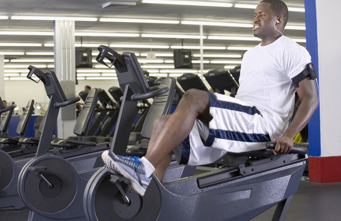 دوچرخه ثابت نشسته پشتی دار