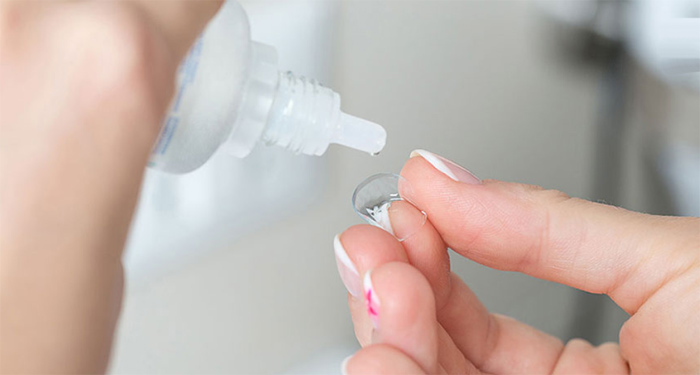 آموزش تمیز کردن لنز چشم