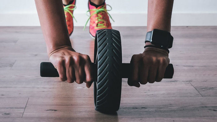 راهنمای خرید چرخ تمرین شکم بدنسازی