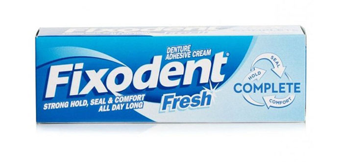 چسب دندان مصنوعی