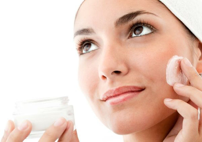 فواید ژل شستشوی آرایش صورت