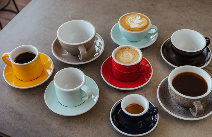 فنجان و نعلبکی سرامیکی