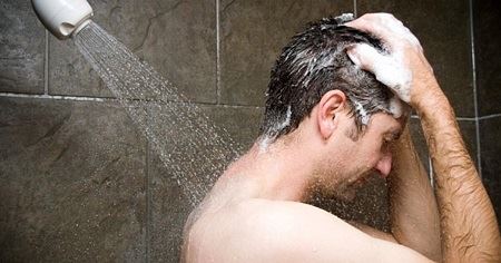 6 دلیل محکم برای این که یک روز در میان به حمام بروید!
